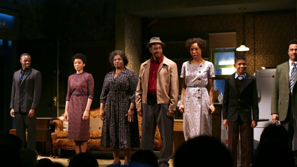 Denzel Washington and Company Take the Stage as A Raisin in the Sun Opens on Broadway Kenny Leon's revival of Lorraine Hansberry's drama also stars LaTanya Richardson Jackson, Sophie Okonedo, and Anika Noni Rose. 